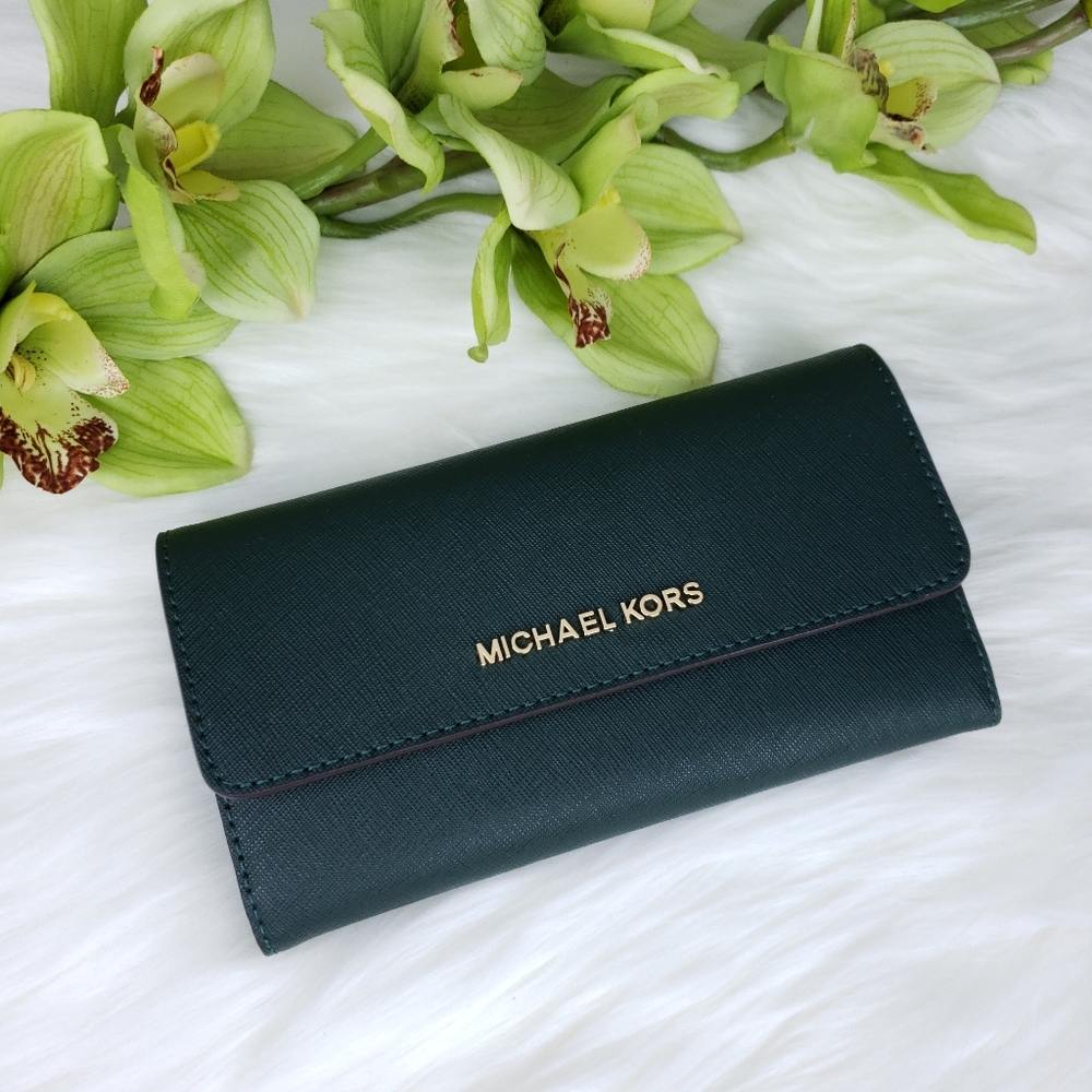 ⚠️SALE⚠️🌺NWT Michael Kors LG trifold Wallet green - Picture 2 of 6